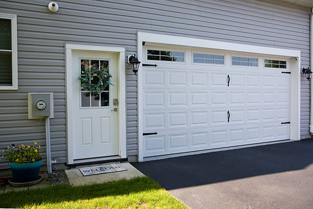 24/7 Emergency Garage Door Panel Replacement experts in Isanti County County, MN